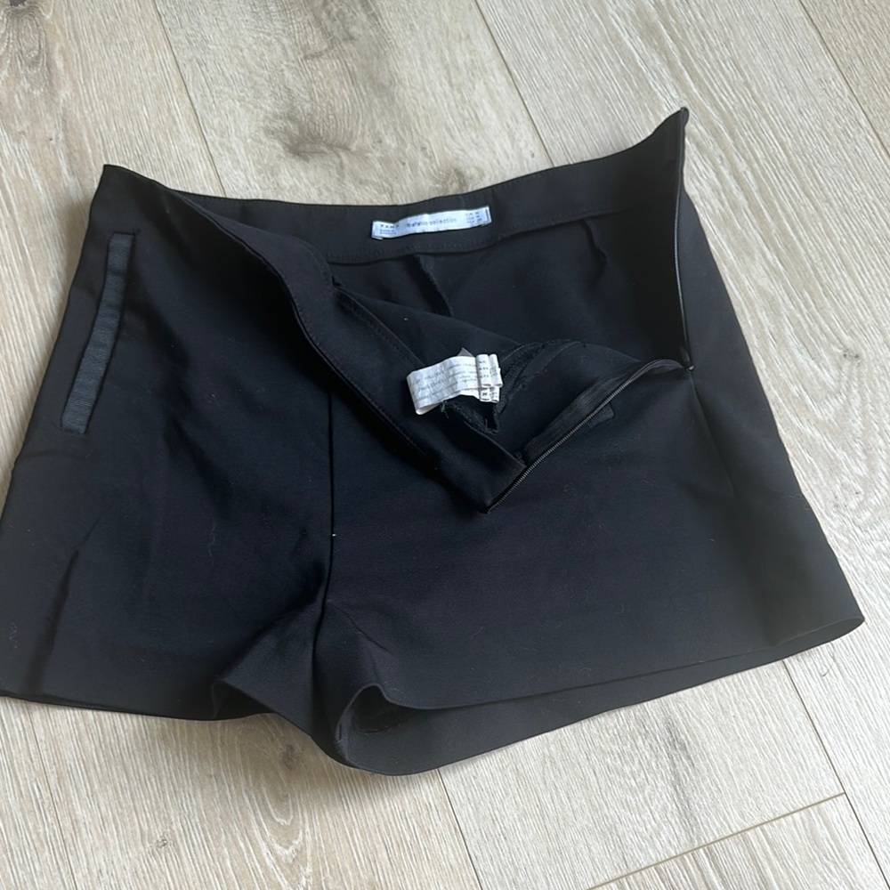Zara trafaluc collection Women's Black Shorts Medium size